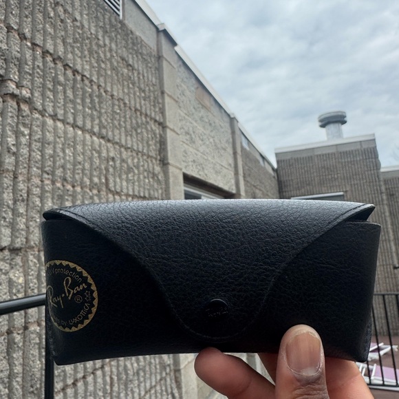 Ray-Ban Gold Aviator Sunglasses with Pink Lenses - Picture 2 of 4